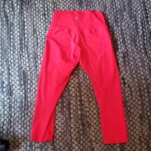 Zyia Red Ascend Hi-Rise Capri 20"